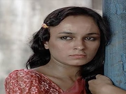आलिया भट्ट की मॉम सोनी राजदान ने इस फिल्म में किया था यादगार रोल, फोटो देख कर बता सकते हैं मूवी का नाम आलिया भट्ट की मॉम सोनी राजदान ने इस फिल्म में किया था यादगार रोल, फोटो देख कर बता सकते हैं मूवी का नाम