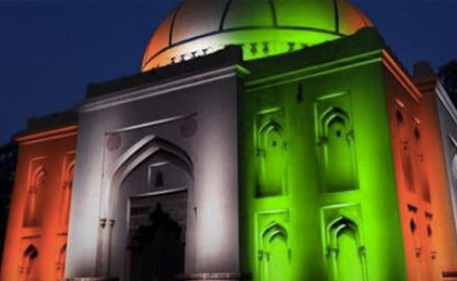 आजादी के 75वें साल में तिरंगे की थीम से जगमगाएंगे दिल्ली के पांच प्रमुख स्मारक