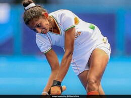 CWG 2022: भारतीय महिला हॉकी टीम को झटका, मिडफील्डर नवजोत कौर कोरोना पॉजिटिव, वापस लौटेंगी CWG 2022: भारतीय महिला हॉकी टीम को झटका, मिडफील्डर नवजोत कौर कोरोना पॉजिटिव, वापस लौटेंगी