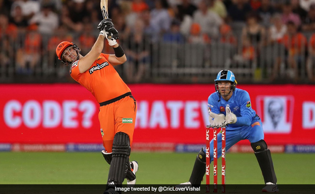 “लियाम लिविंगस्टोन सिर्फ छक्के नहीं लगाते.. वो बहुत बड़े छक्के लगाते हैं”, देखिए विस्फोटक बल्लेबाज का ये शानदार Video