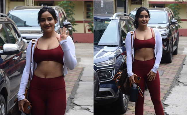 We've Never Seen Workout Style Quite As Good As Neha Sharma's Burgundy Exercise Set