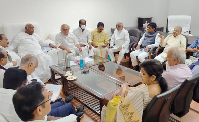 At Congress's Opposition Huddle At Parliament, A First-Timer, 3 Absentees