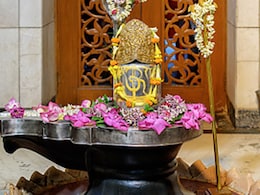 Sawan के पहले सोमवार पर राशि अनुसार करें Shivling का अभिषेक, भोलेनाथ की सदा बनी रहेगी कृपा Sawan के पहले सोमवार पर राशि अनुसार करें Shivling का अभिषेक, भोलेनाथ की सदा बनी रहेगी कृपा