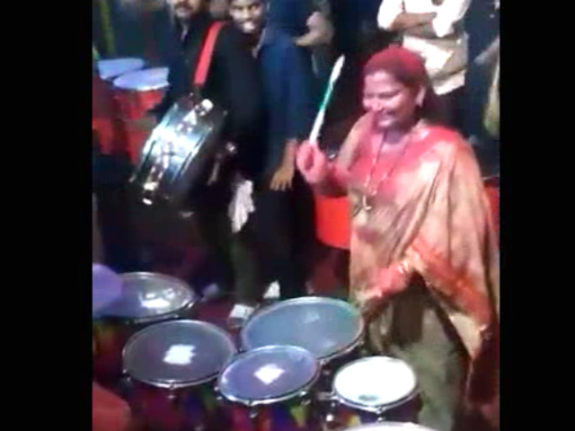 Watch: Chief Minister Eknath Shinde's Wife On Drums To Welcome Him Home