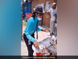 गले में टाई और आईकार्ड के साथ चनाचूर बेचता नजर आया शख्स, VIDEO देख लोग बोले- किस कंपनी का एम्प्लॉई है गले में टाई और आईकार्ड के साथ चनाचूर बेचता नजर आया शख्स, VIDEO देख लोग बोले- किस कंपनी का एम्प्लॉई है