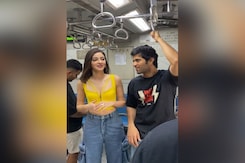 Ananya Panday And Vijay Deverakonda Ride A Mumbai Local For <i>Liger</i> Duties Ananya Panday And Vijay Deverakonda Ride A Mumbai Local For <i>Liger</i> Duties