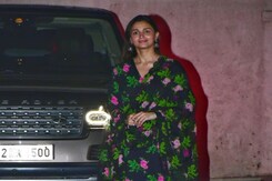 Mom-To-Be Alia Bhatt Looks Glamorous In A Black Ethnic Outfit Mom-To-Be Alia Bhatt Looks Glamorous In A Black Ethnic Outfit
