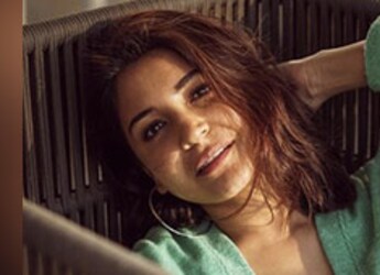 Anushka Sharma Is Drooling Over Anushka Sharma Is Drooling Over