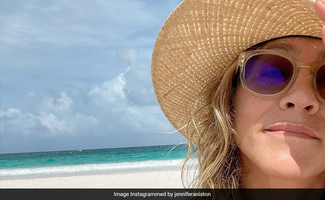 Sand, Sea And Sun, Jennifer Aniston's Chic Sunkissed Summer Has Just Begun