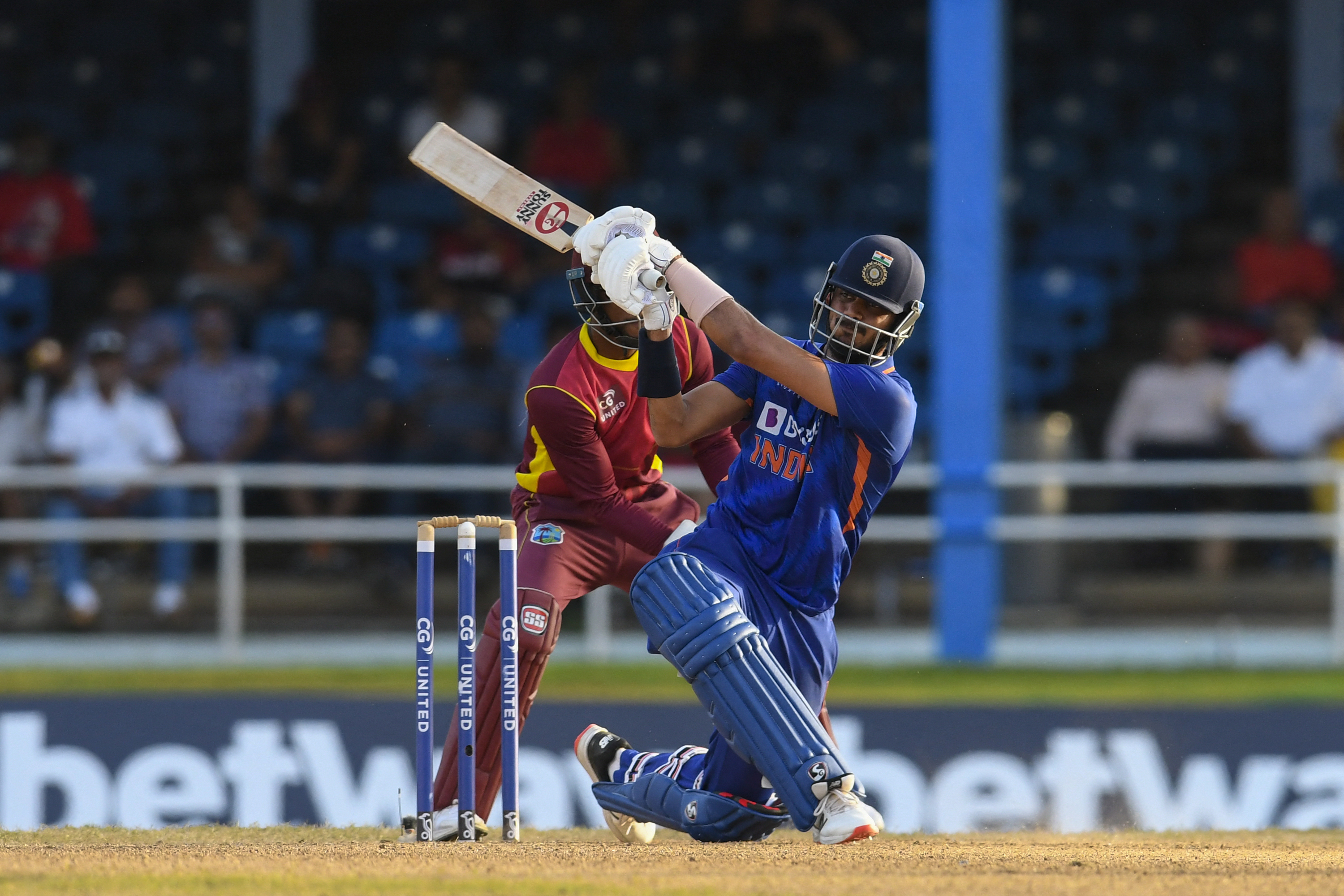 Wi vs Ind 2nd ODI: जो Axar Patel ने कर डाला, वह वनडे इतिहास में  पहले कभी नहीं हुआ