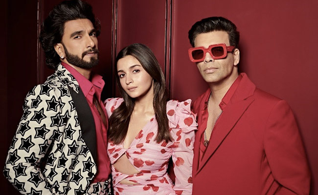 Koffee With Karan सीजन 7 में आलिया भट्ट ने कपूर परिवार को लेकर किया बड़ा खुलासा बोलीं- यहां सब लोग...