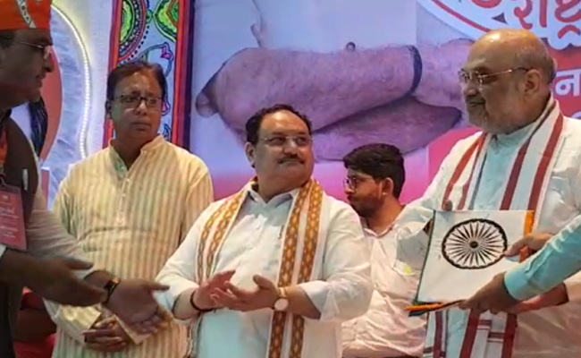 बिहार पहुंचे अमित शाह BJP कार्यकर्ताओं से बोले- हमें 2024 में और सीटें जीतनी होंगी