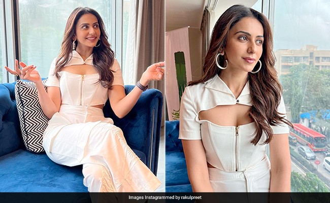 Rakul Preet Singh&rsquo;s Weekend Treat Is Accompanied by Delicious Fruits