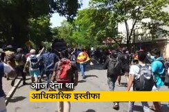 देश से भागकर मालदीव पहुंचे श्रीलंका राष्ट्रपति, इस्तीफे को लेकर रखी हैं कुछ शर्तें देश से भागकर मालदीव पहुंचे श्रीलंका राष्ट्रपति, इस्तीफे को लेकर रखी हैं कुछ शर्तें