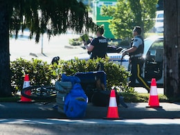 कनाडा के वैंकूवर में गोलीबारी, 2 की मौत, हमलावर भी ढेर : पुलिस कनाडा के वैंकूवर में गोलीबारी, 2 की मौत, हमलावर भी ढेर : पुलिस