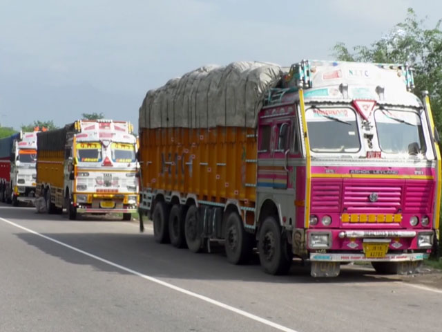Hundreds Of Trucks Stranded Due To Landslides In Jammu and Kashmir's Udhampur