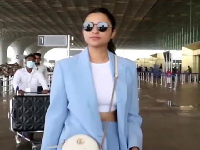 Parineeti Chopra Filmed At The Airport