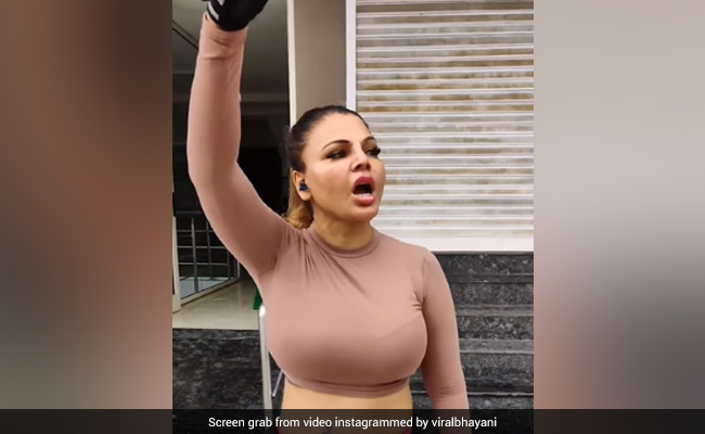 राखी सावंत ने सबके सामने किया ये अच्छा काम, देखकर फैंस बोले- 'दिल की बुरी नहीं है, बस...'