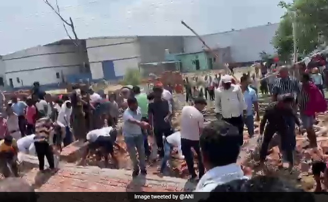 5 Dead, 9 Injured In Wall Collapse At Godown In Delhi