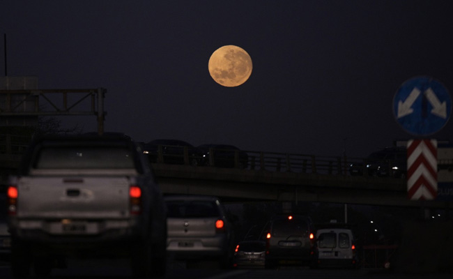 August's Second Supermoon To Light Up Night Sky Today Along With Saturn