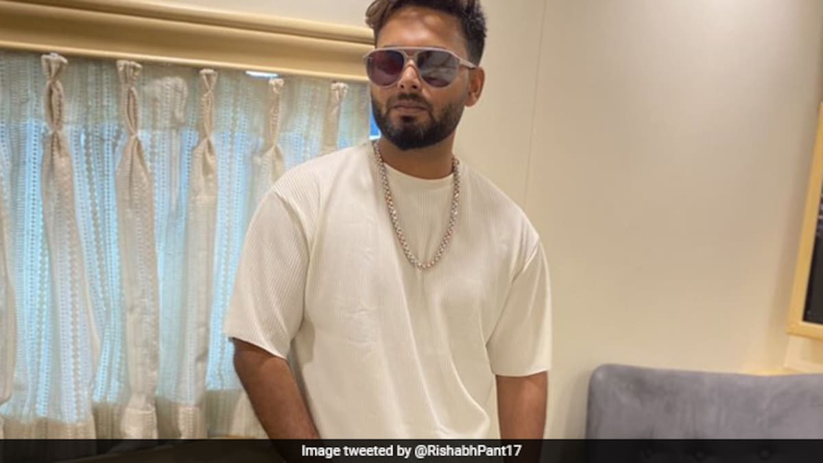 <i>"Aap Yogya Hain"</i>: After Rishabh Pants <i>Munna Bhaiya</i> Post, Mirzapur Actor Responds