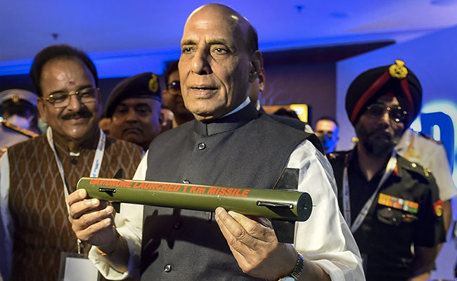 पारिवारिक दिक्कतों की वजह से सेना में शामिल नहीं हो पायाः रक्षामंत्री राजनाथ सिंह