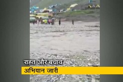 अमरनाथ गुफा के पास बादल फटने के बाद लोगों को किया जा रहा एयरलिफ्ट, बचाव के काम तेज अमरनाथ गुफा के पास बादल फटने के बाद लोगों को किया जा रहा एयरलिफ्ट, बचाव के काम तेज