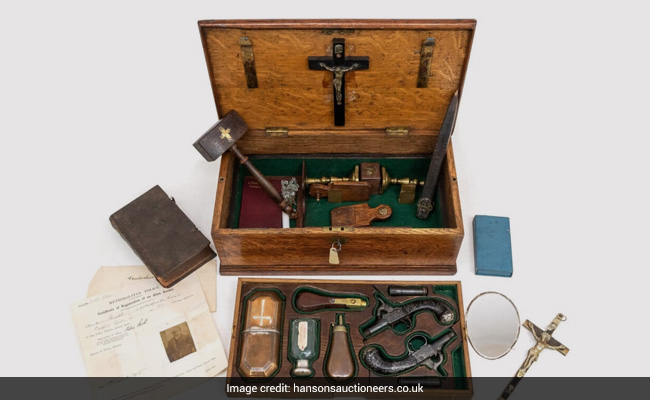 19th-Century Vampire-Slaying Kit Sparks International Bidding War At UK Auction