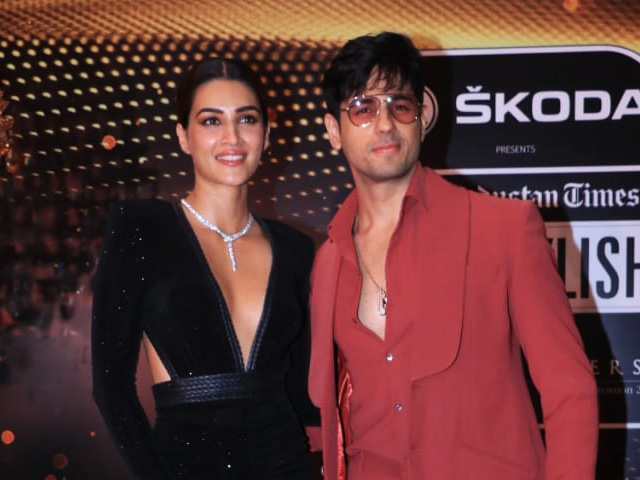 Spotted: Kriti Sanon And Sidharth Malhotra On The Red Carpet