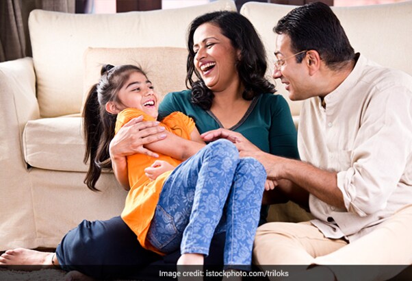 आपका बच्चा Day Care में है? इन 5 बातों को नजरअंदाज किया तो पछताएंगे! जानिए डे केयर के खोलने के क्या है मानक