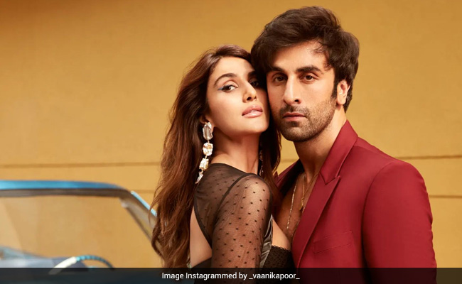 How Ranbir Kapoor "Tried To Distract" Vaani Kapoor On <i>Shamshera</i> Set