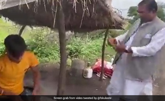 Watch: For Haggling Over Rs 15 Corn, A Minister Is Roasted