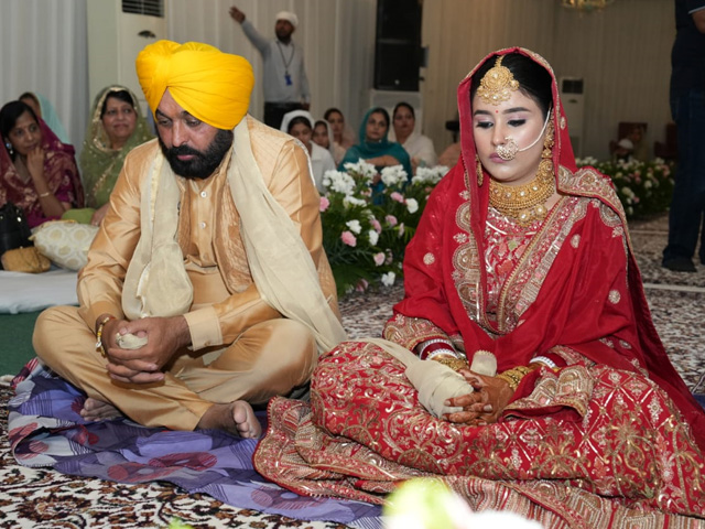 Bhagwant Mann Marries Doctor, Arvind Kejriwal Attends With Family