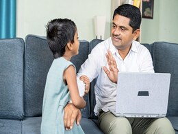 वर्किंग डैड इन चार तरीकों से निकाल सकते हैं परिवार के लिए समय, बस इन टाइम मैनेजमेंट टिप्स को करना होगा फॉलो वर्किंग डैड इन चार तरीकों से निकाल सकते हैं परिवार के लिए समय, बस इन टाइम मैनेजमेंट टिप्स को करना होगा फॉलो