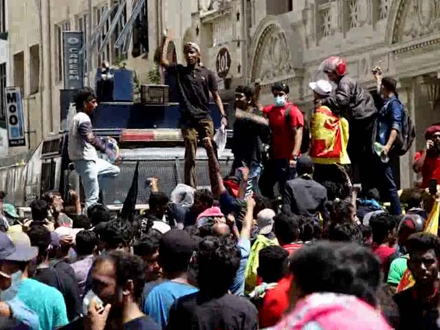 Protesters Break Into President's Home As Lanka Crisis Worsens