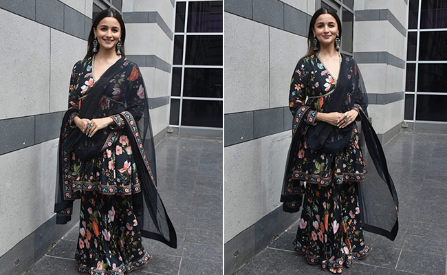 Alia Bhatt's Dark Floral <i>Sharara</i> Suit Bursts In Full Bloom In The Middle Of Mumbai Monsoon