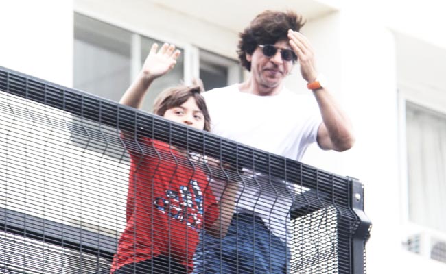 Eid Al-Adha 2022: Shah Rukh Khan And Son AbRam Khan Greet Fans
