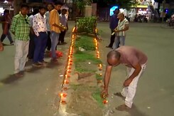 Odisha's Rairangpur Lights Up With 'Diyas' As Locals Celebrate Droupadi Murmu's Victory Odisha's Rairangpur Lights Up With 'Diyas' As Locals Celebrate Droupadi Murmu's Victory