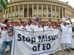 "महारानी या युवराज, कोई भी कानून से ऊपर नहीं" :   विरोध को लेकर कांग्रेस के आरोपों पर सरकार का 'पलटवार' "महारानी या युवराज, कोई भी कानून से ऊपर नहीं" :   विरोध को लेकर कांग्रेस के आरोपों पर सरकार का 'पलटवार'