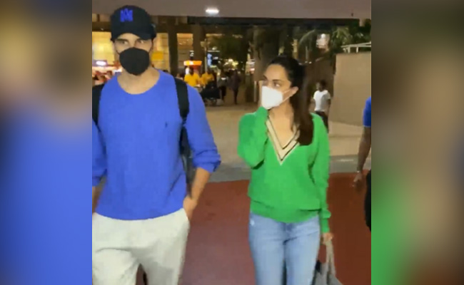 Viral: Kiara Advani And Rumoured Boyfriend Sidharth Malhotra Spotted Together At Airport