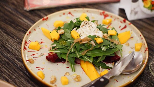 Nutritionist Pooja Makhija suggests we must always have a heavy breakfast and a light dinner