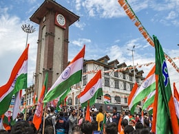 तिरंगे पर घमासान के बीच महुआ मोइत्रा, रवि किशन, मनोज तिवारी से बात तिरंगे पर घमासान के बीच महुआ मोइत्रा, रवि किशन, मनोज तिवारी से बात