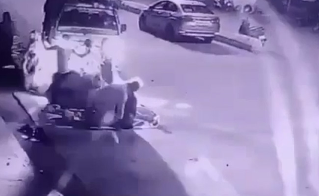 On Camera, Truck Runs Over People Sleeping On Street In Karnataka, 1 Dead