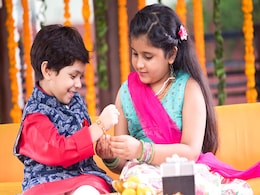 Rakshabandhan : जीतना है बहन का दिल तो उनकी राशि के अनुसार दें ये खास तोहफे, राखी बंधवाने का इस बार समय भी है खास Rakshabandhan : जीतना है बहन का दिल तो उनकी राशि के अनुसार दें ये खास तोहफे, राखी बंधवाने का इस बार समय भी है खास