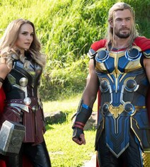 Chris Hemsworth Skipped Meat Before Kissing Natalie Portman In Thor