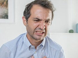 क्या आपको भी है खाना खाने के तुरंत बाद होने लगती सीने में जलन, तो रोज करें ये योगासन एसिड रिफ्लक्स की परेशानी होगी दूर