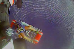 Video Captures Terrifying Moment Lightning Strikes Boat Off Florida Coast Video Captures Terrifying Moment Lightning Strikes Boat Off Florida Coast