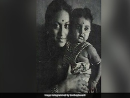 मां की गोद में नजर आ रही यह बच्ची बड़ी होकर बनी लेडी सुपरस्टार, आज भी करती हैं नौजवानों के दिलों पर राज, पहचाना आपने? मां की गोद में नजर आ रही यह बच्ची बड़ी होकर बनी लेडी सुपरस्टार, आज भी करती हैं नौजवानों के दिलों पर राज, पहचाना आपने?