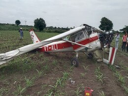 पुणे के इंदापुर में प्रशिक्षु विमान दुर्घटनाग्रस्त, ट्रेनी महिला पायलट को मामूली चोटें पुणे के इंदापुर में प्रशिक्षु विमान दुर्घटनाग्रस्त, ट्रेनी महिला पायलट को मामूली चोटें