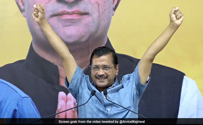 Former Congress Councillor Joins Aam Aadmi Party Ahead of Delhi Civic Polls